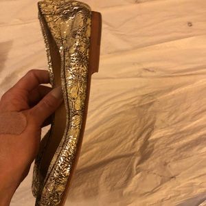 NWOT cream/gold crackle leather ballet flats Frye SZ 10